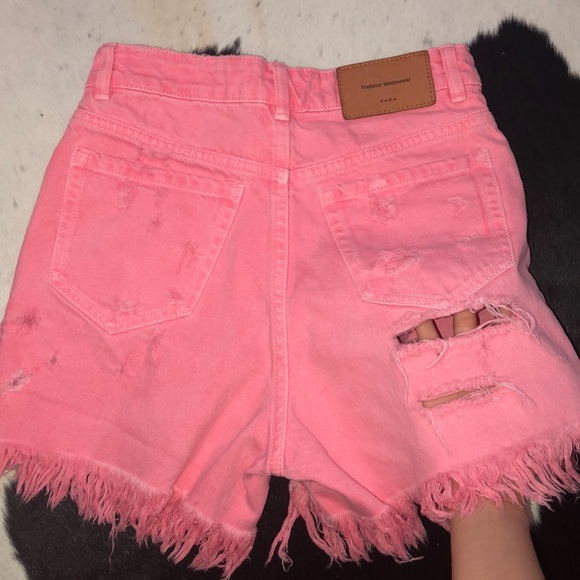 Zara bright pink distressed high rise denim shorts - Picture 12 of 12